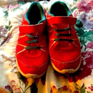 Pink and blue runners size 3 in kids